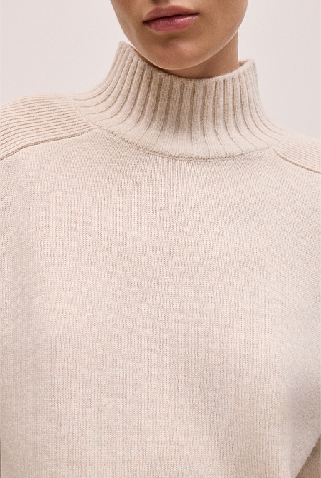 Merino Funnel Neck Pullover